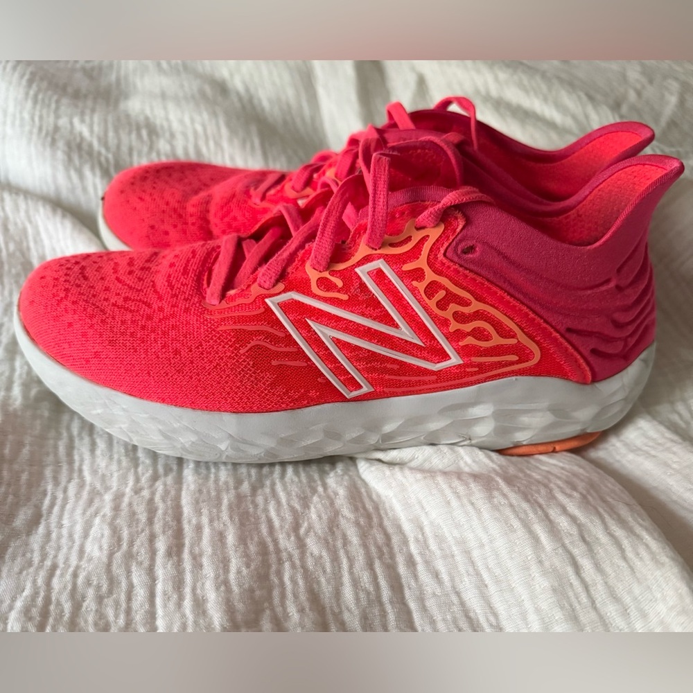 New Balance Womens FF X Beacon V3 Orange Running Shoes Size 8.5